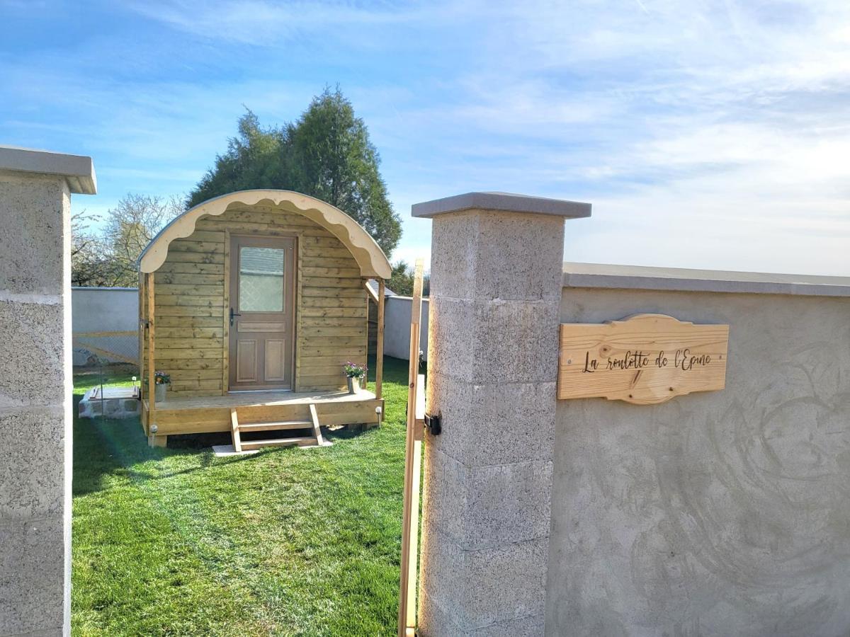 Gîte de la Roulotte de l'Epine Dallon Extérieur photo