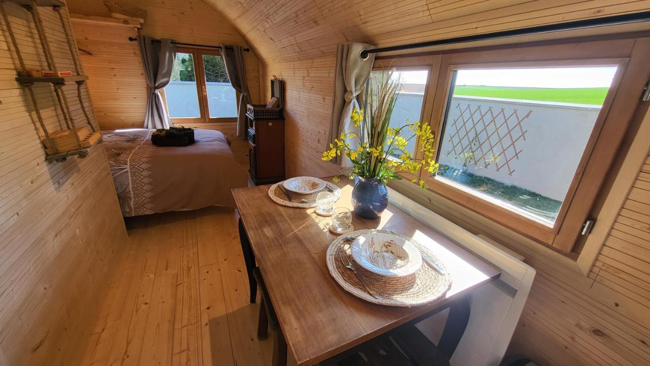 Gîte de la Roulotte de l'Epine Dallon Extérieur photo
